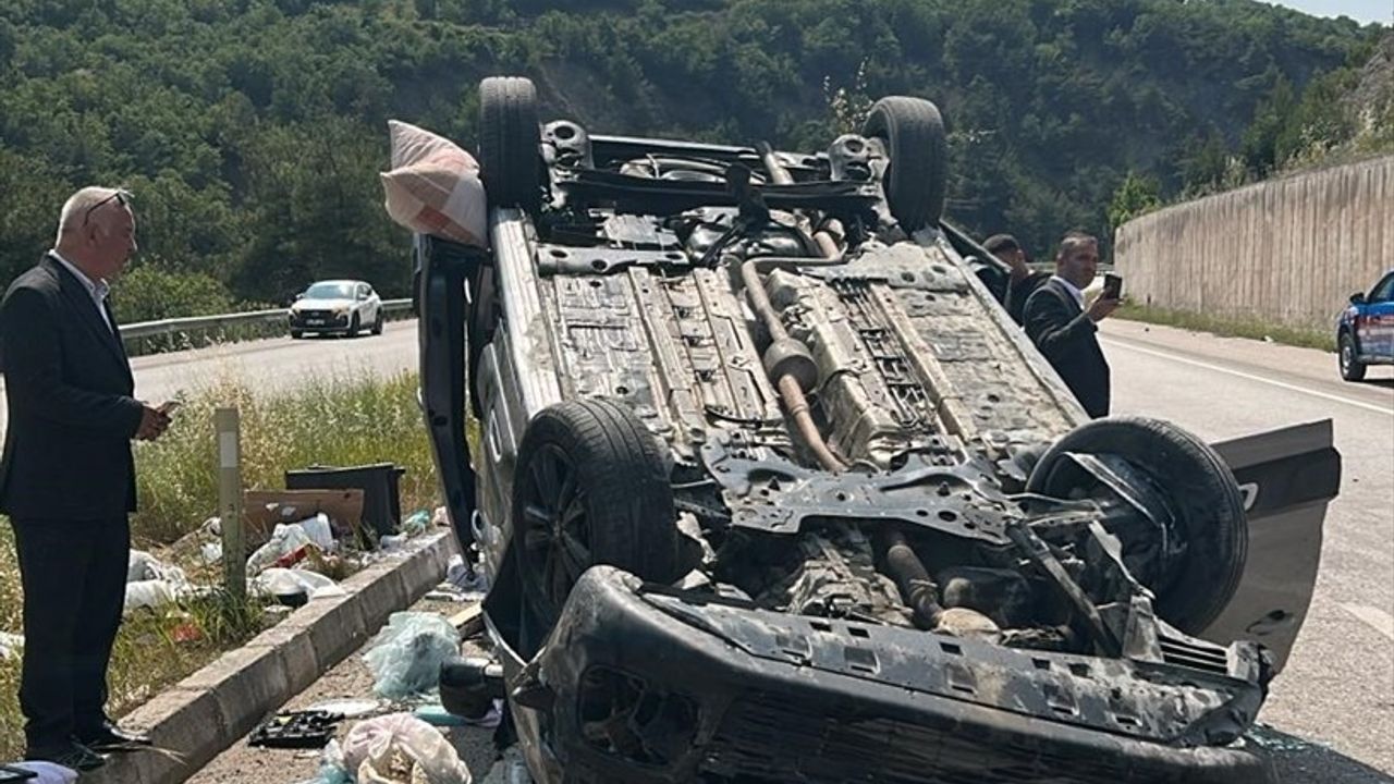 Tokat'ta Devrilen Araçta 5 Kişi Yaralandı