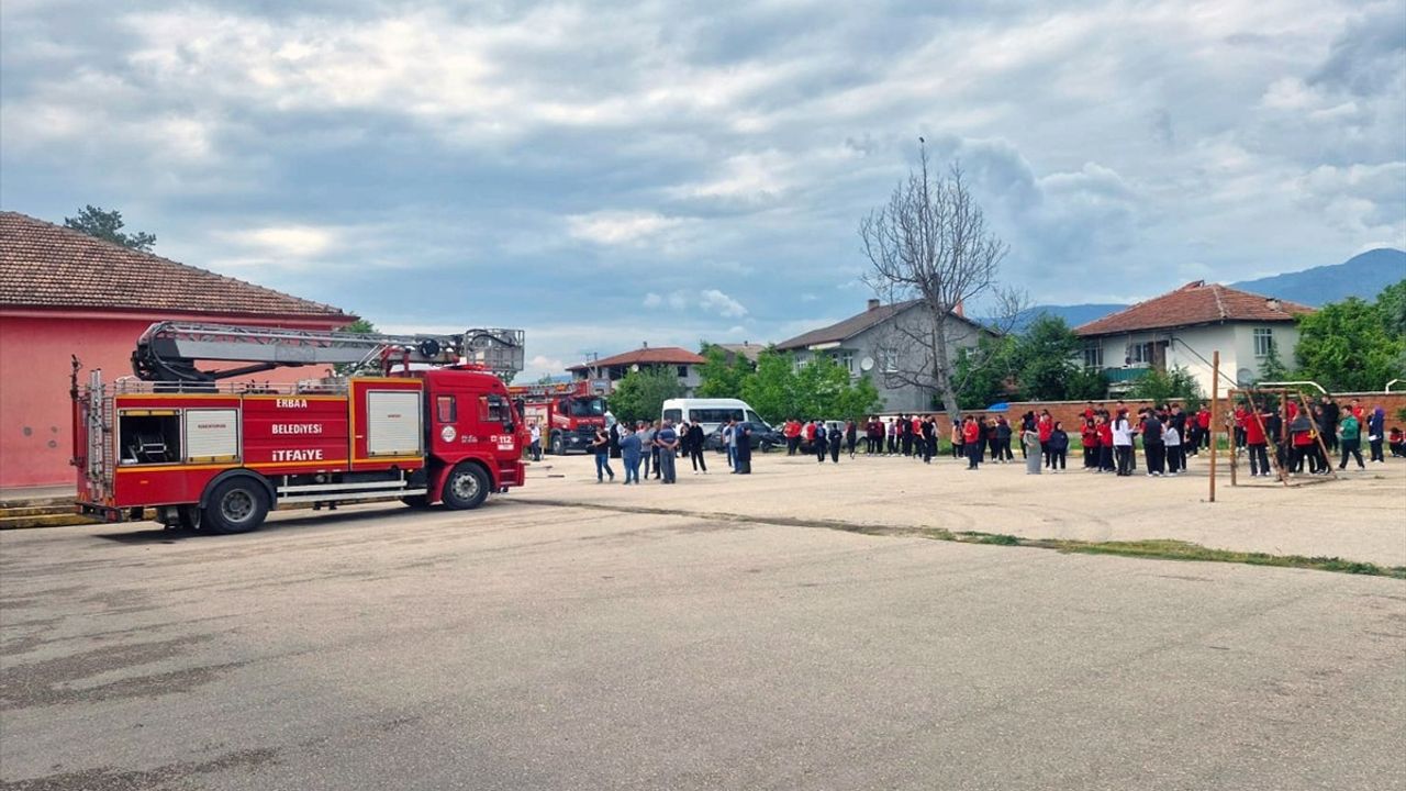 Tokat'ta Lisede Yangın: Öğrenciler Tahliye Edildi