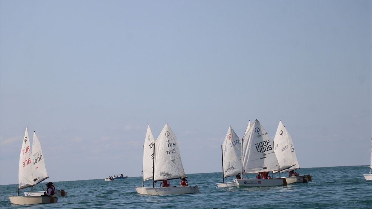 Trabzon'da 1 Temmuz Denizcilik ve Kabotaj Bayramı Yelken Yarışları Başladı