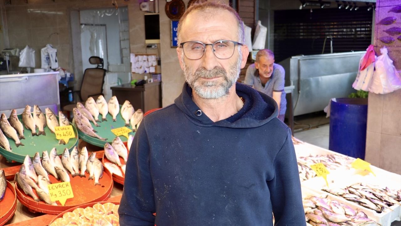 Trabzon'da Balıkçı Tezgahlarında Bolluk: Fiyatlar Düşüyor