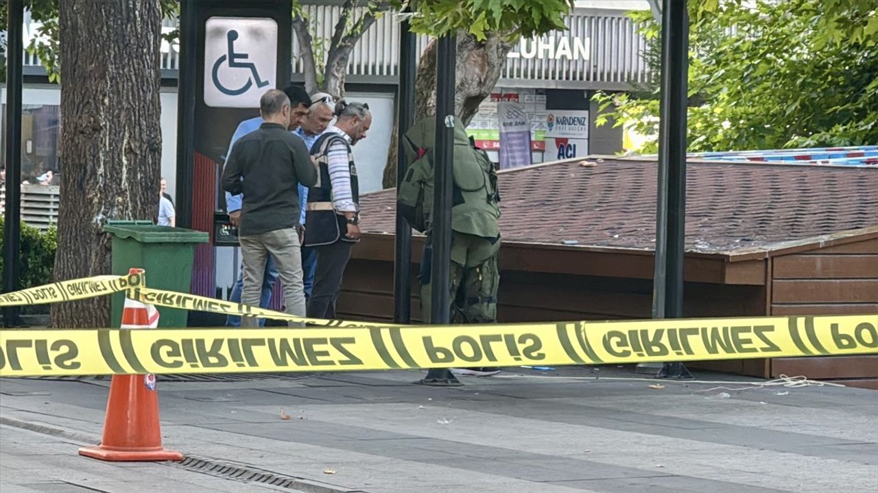 Trabzon'da Şüpheli Çanta Fünyeyle Patlatıldı