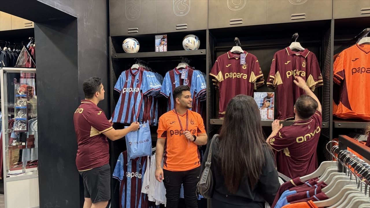 Trabzonspor 2025-2026 Sezonu Formaları Satışa Sunuldu
