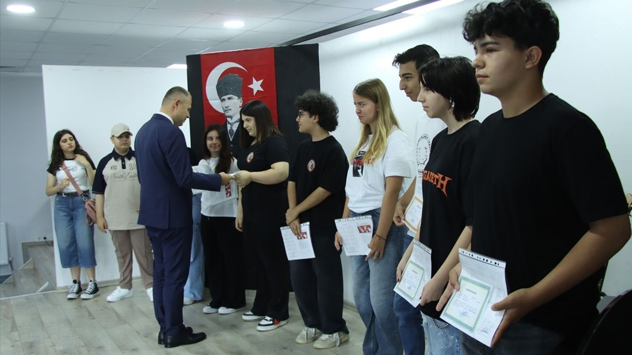 Trakya'da Öğrenciler Karne Heyecanı Yaşadı