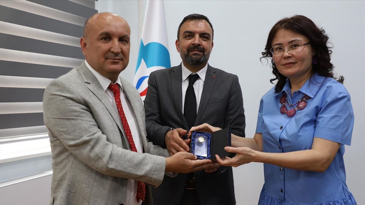 Türk Dünyası'ndan Türkistan'a: Yesevi Yolu ve Mirası Paneli