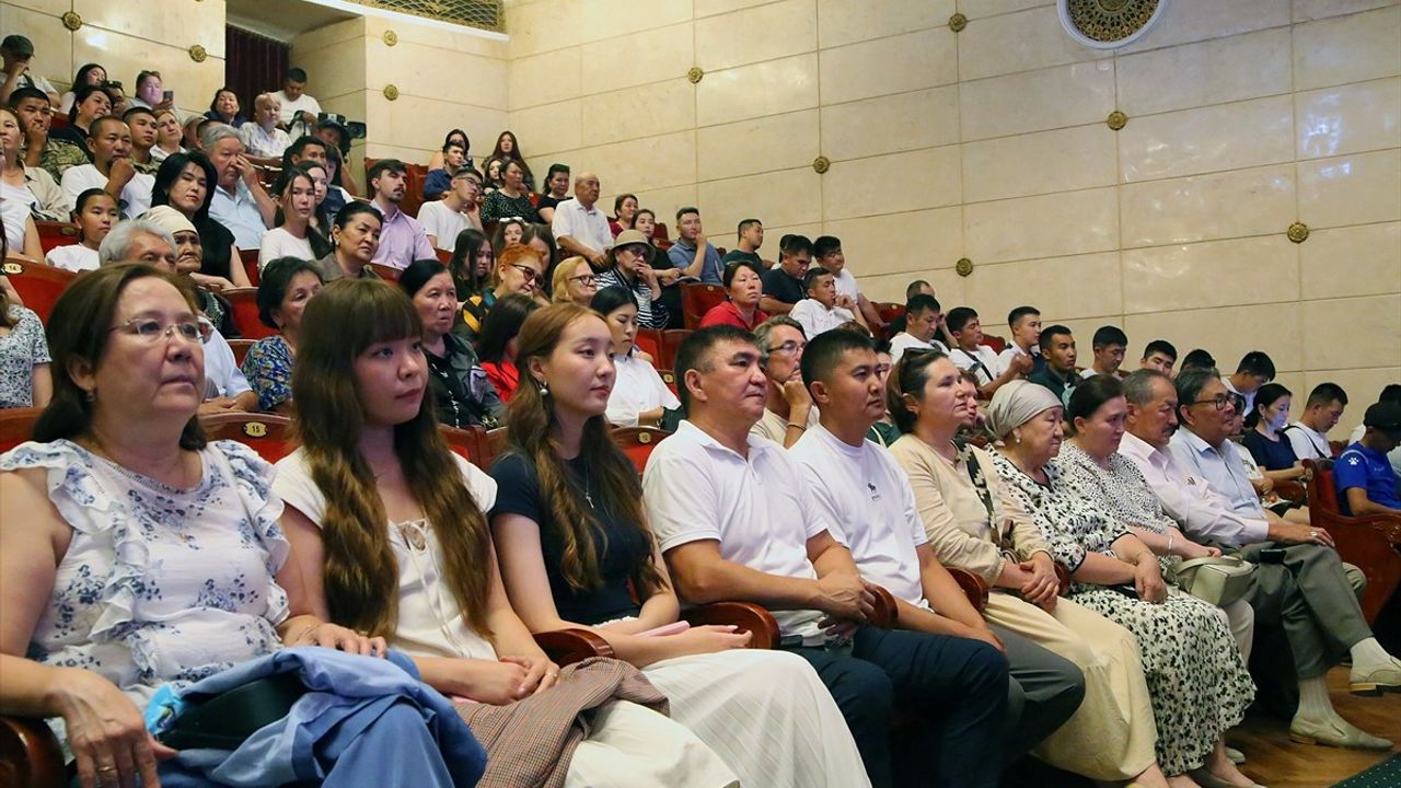 Türk Dünyası Opera Sanatçıları Kırgızistan'da Bir Araya Geldi