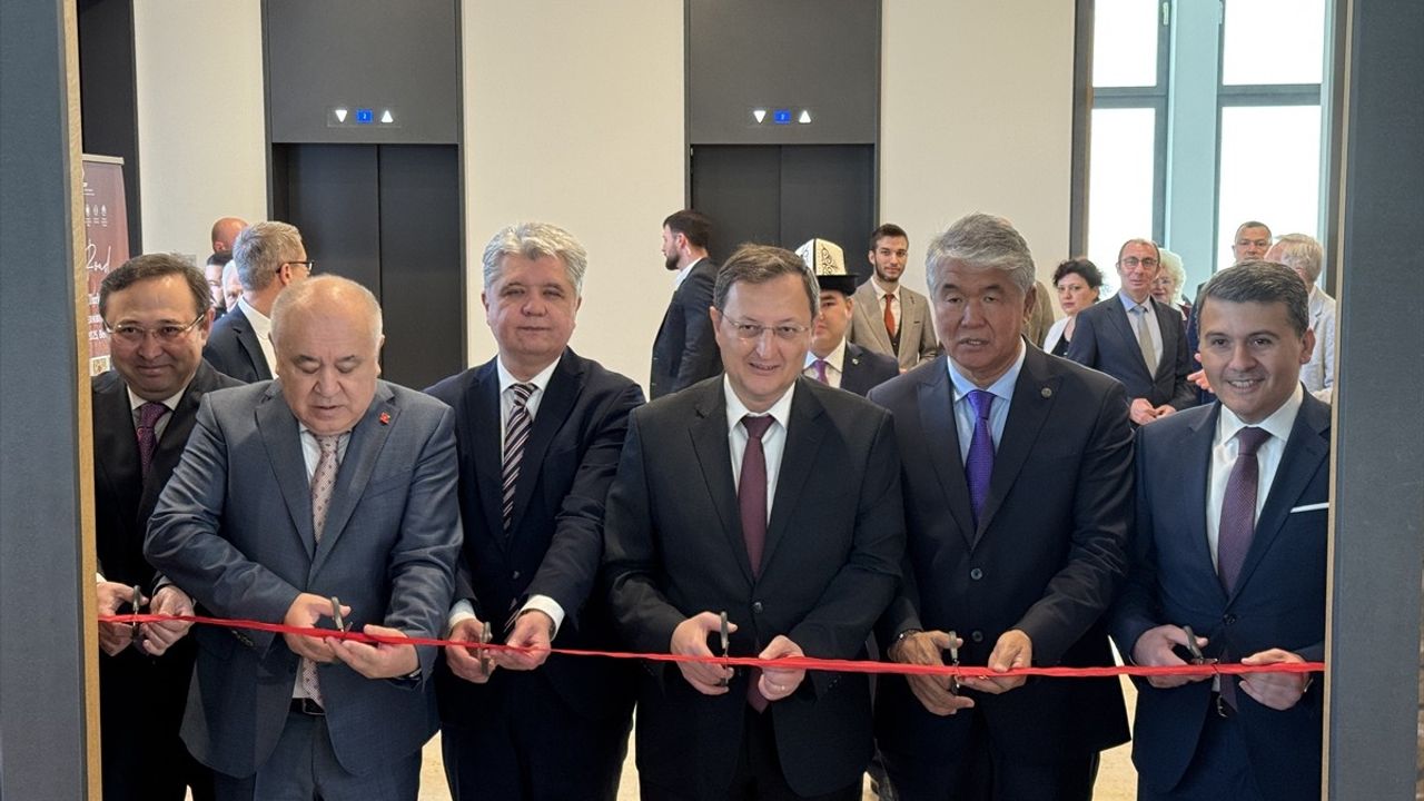 Türk Dünyasının Bilim ve Kültür Katkıları Berlin'de Vurgulandı