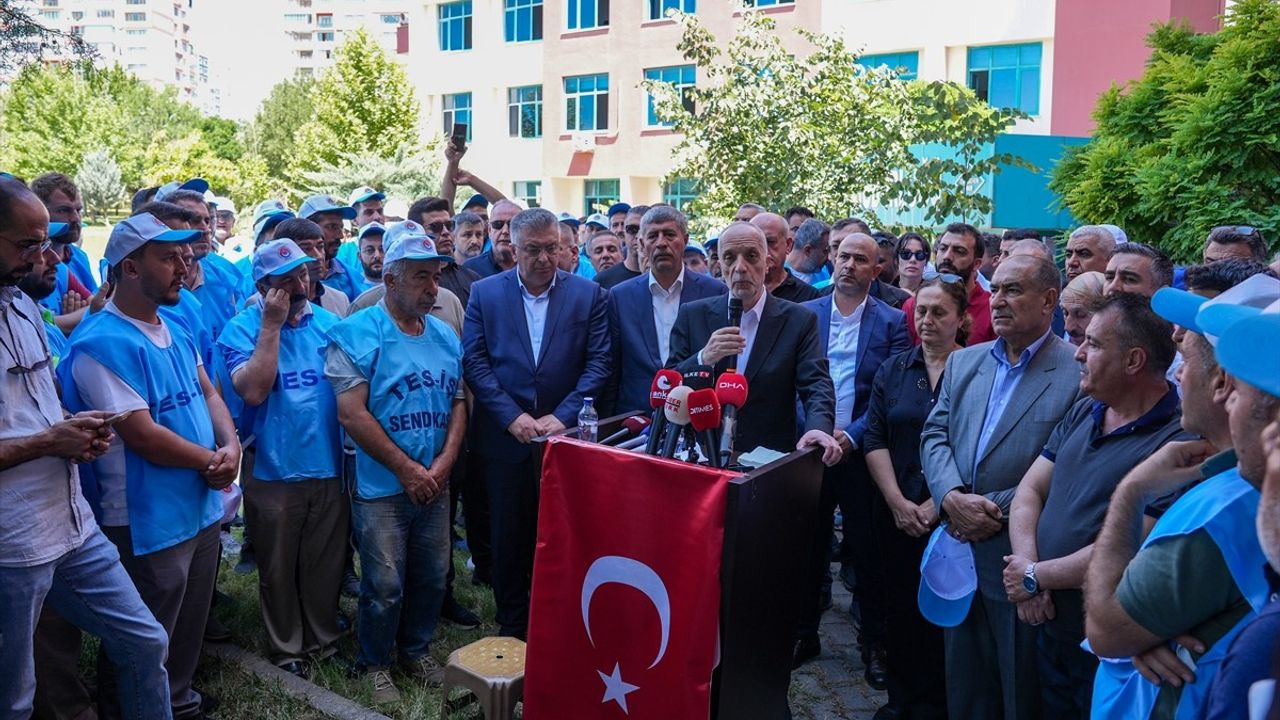 TÜRK-İŞ Başkanı Atalay: Kamu İşçisinin Talebine Kulak Verin