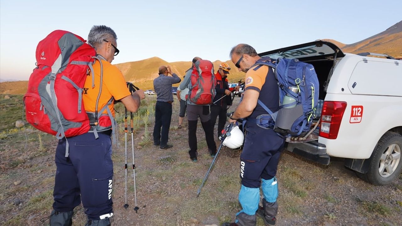 Türk Kızılay Ankara Şube Başkanı Mehmet Sılay, Hasan Dağı'nda Yaralandı