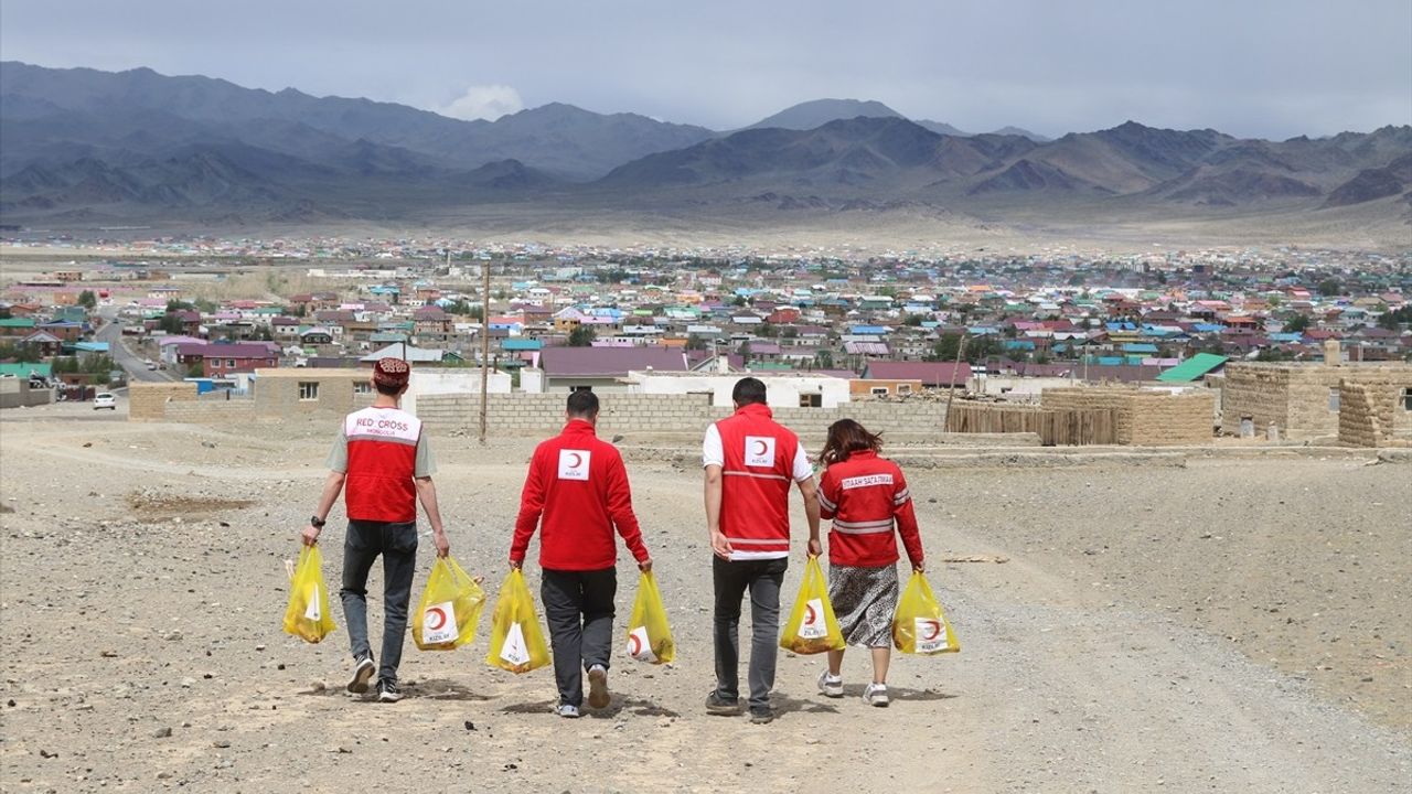 Türk Kızılay, Kurban Bayramı'nda Dünyanın Dört Bir Yanında İhtiyaç Sahiplerine Yardım Eli Uzatıyor