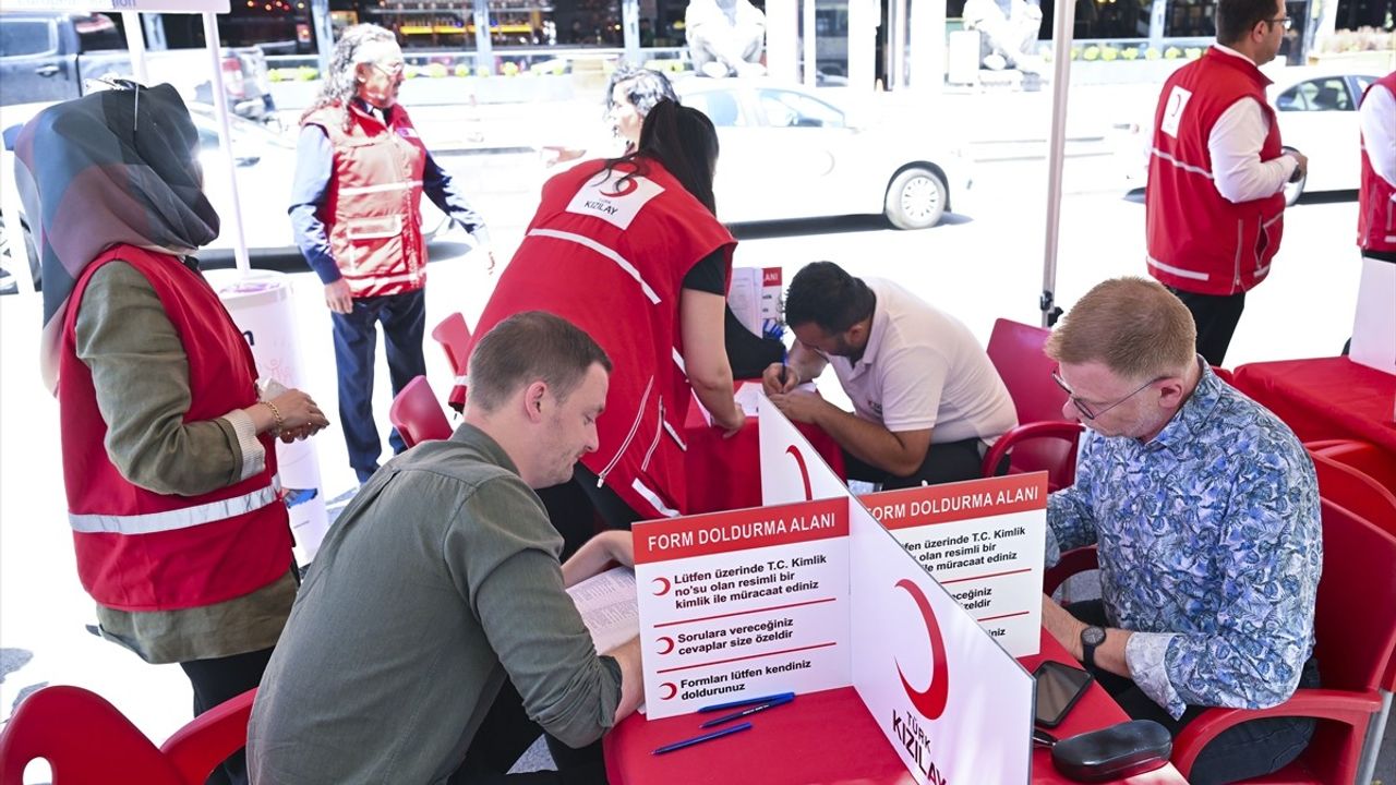 Türk Kızılay ve DSÖ, Kan Bağışı Etkinliği Düzenledi
