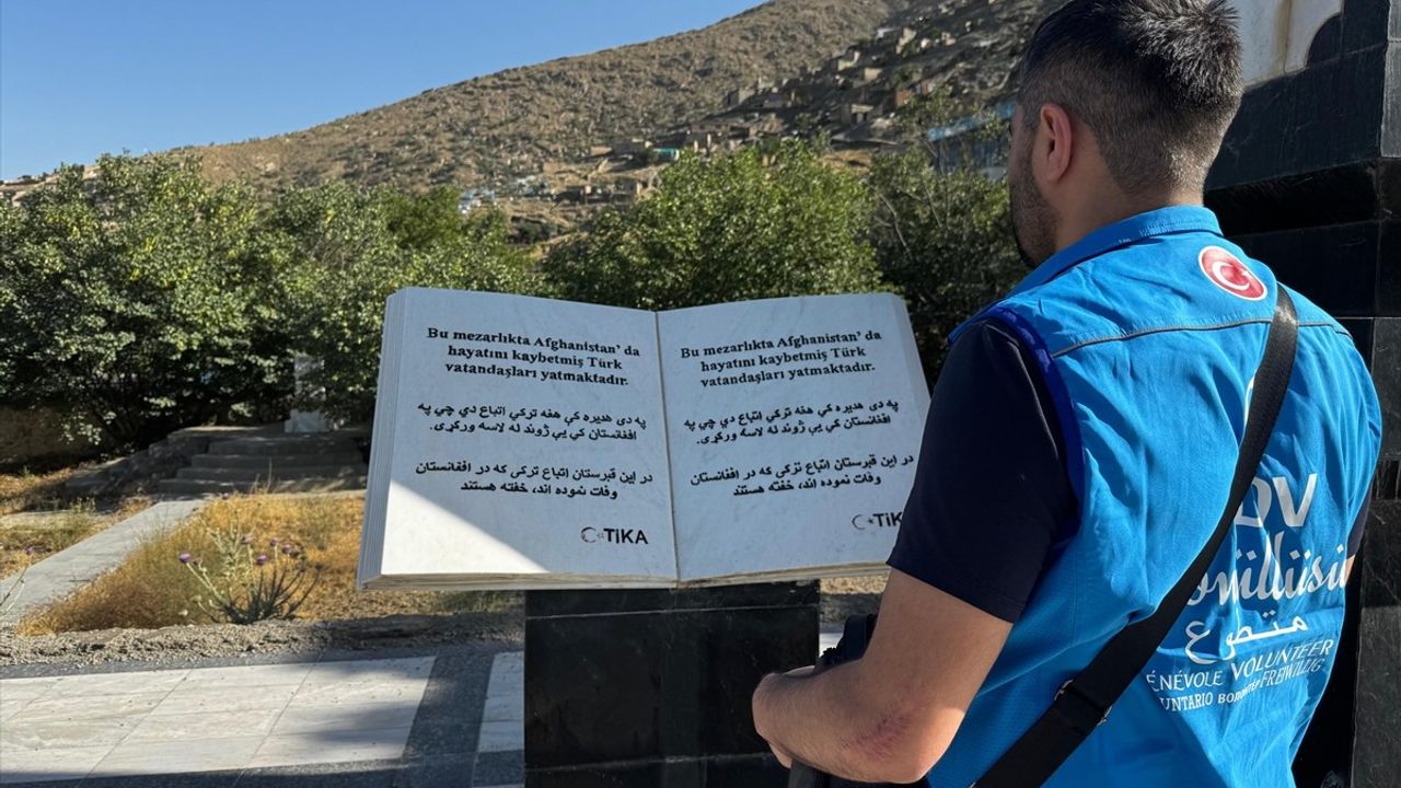 Türkiye Diyanet Vakfı Heyetinden Kabil'deki Türk Mezarlığına Ziyaret