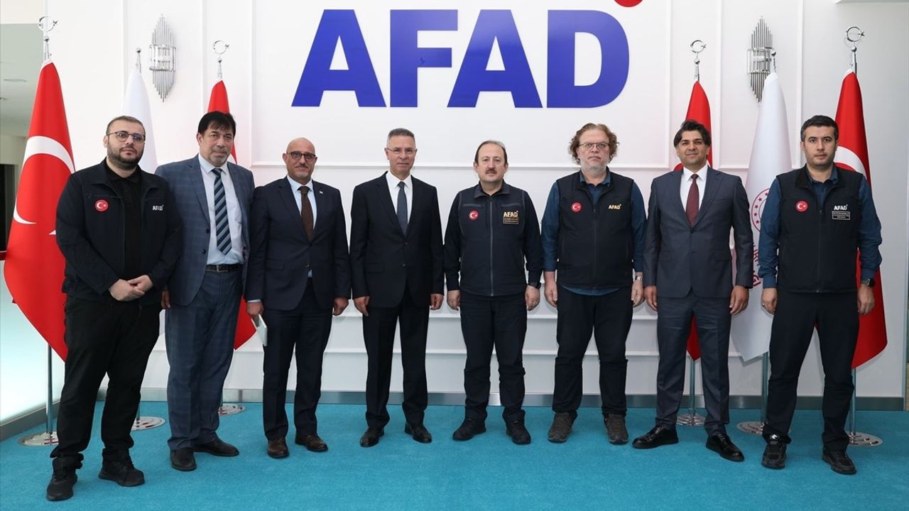 Türkiye, Filistin'e 102 Ton Yardım Malzemesi Gönderdi