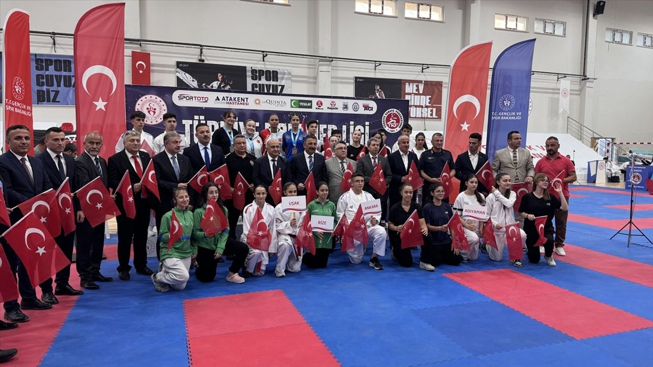 Türkiye Karate Premier Ligi Zonguldak'ta Merhaba Dedi