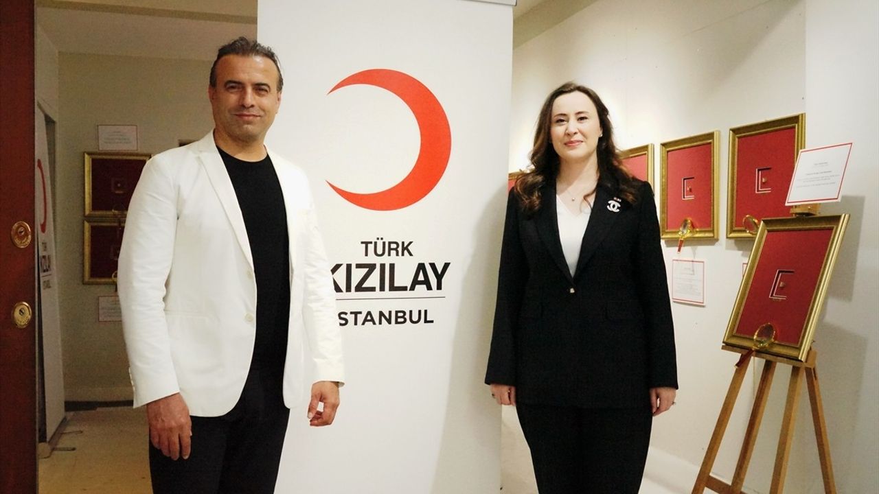 Türkiye Yüzyılı Kadınları: Mikro Sanat Resim Sergisi Sanatseverlerle Buluşuyor