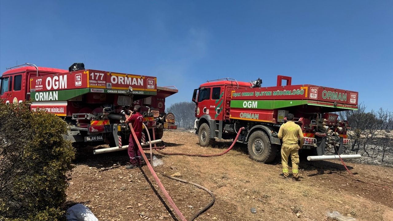 Uşak'taki Yangın Kontrol Altına Alındı: Tarla Yangını Makilik Alana Sıçradı