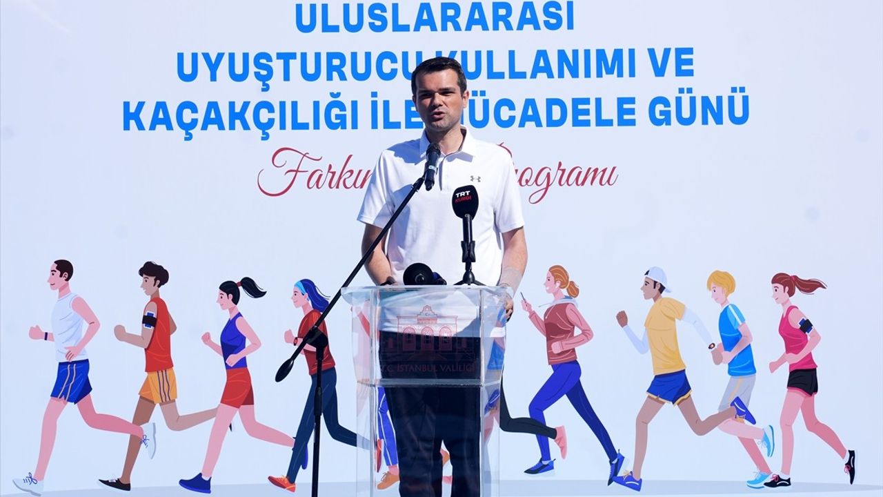 Üsküdar'da Uyuşturucu ile Mücadele İçin Farkındalık Yürüyüşü Gerçekleştirildi