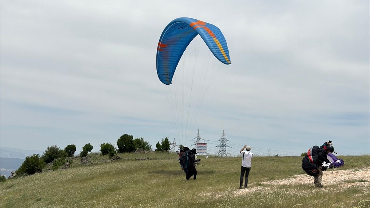 Yamaç Paraşütüyle Kahramanmaraş'tan Şanlıurfa'ya 238 Kilometre Uçtu
