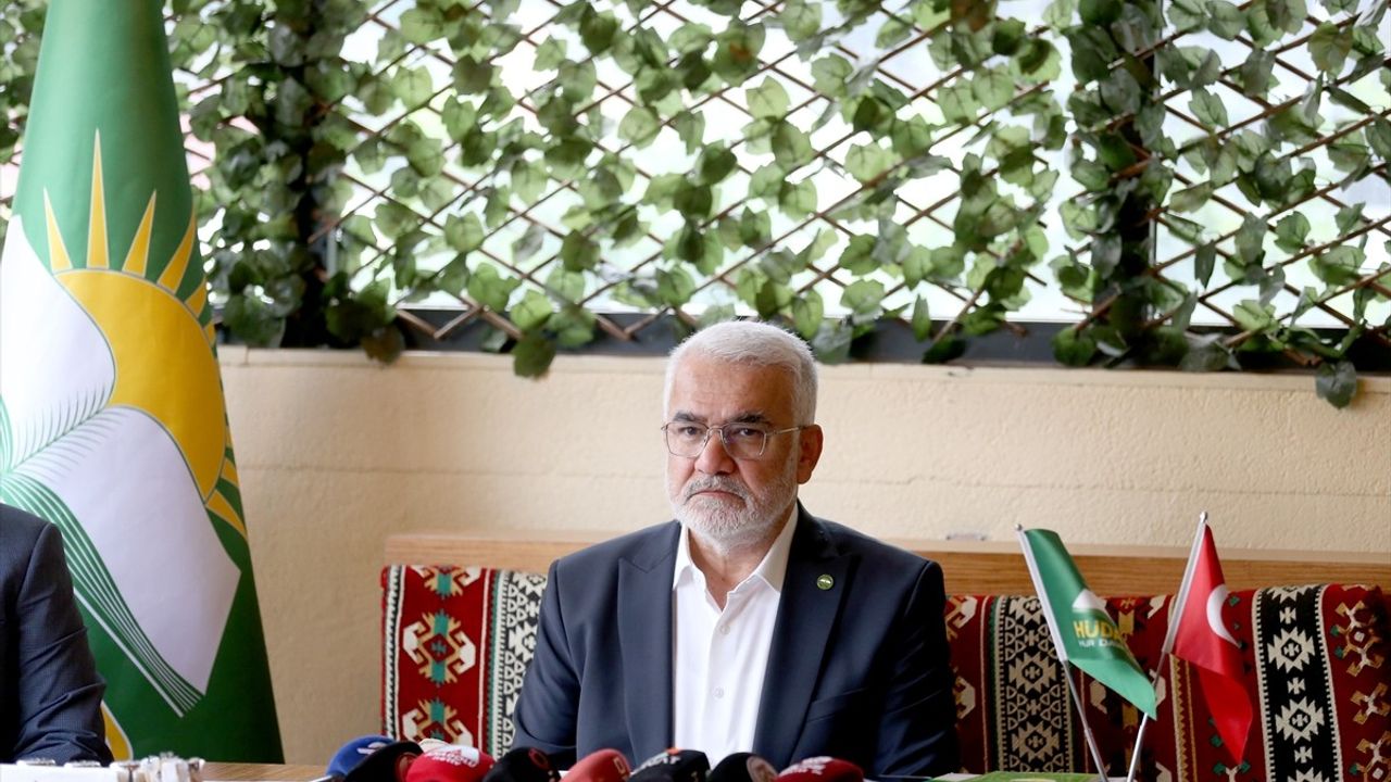 Yapıcıoğlu'ndan Yeni Anayasa Çağrısı: 'Birlikte Kazandıralım'