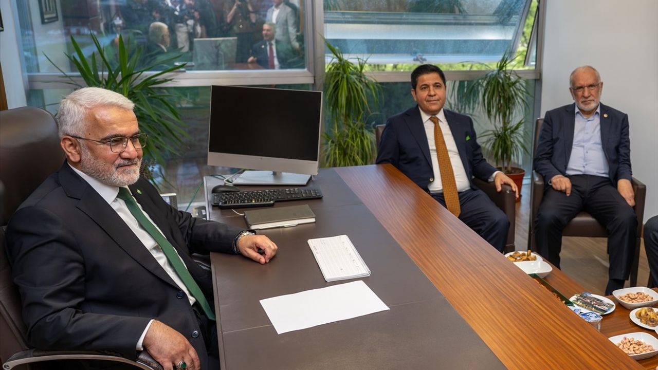 Yeni Yol Partisi Grup Başkanı Kaya, HÜDA PAR Genel Başkanı Yapıcıoğlu'nu Ziyaret Etti