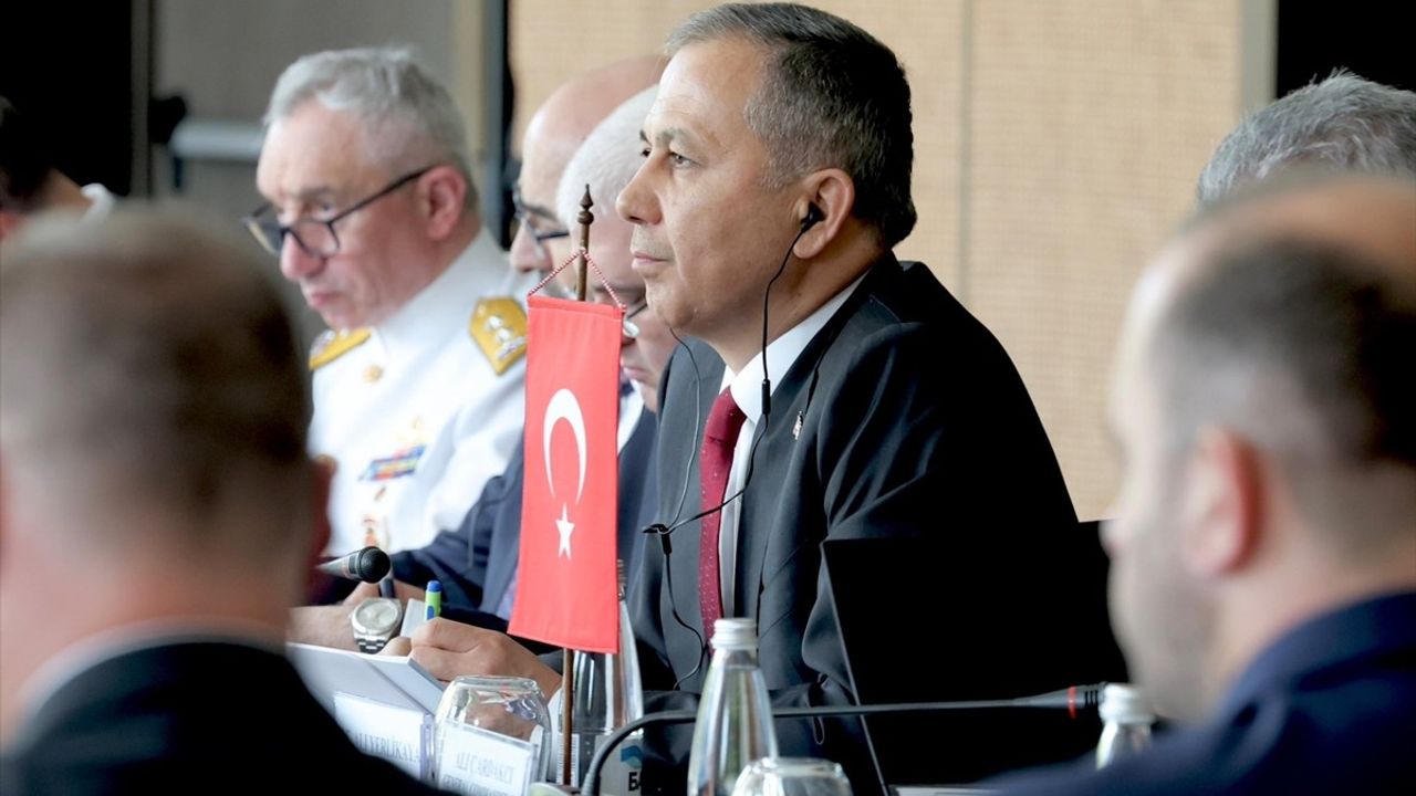 Yerlikaya, Sofya'da Üçlü Bakanlar Görüşmesi'ne Katıldı