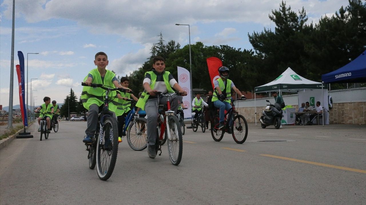Yeşilay Bisiklet Turu, Altı Şehirde Sağlık İçin Pedal Çevirdi