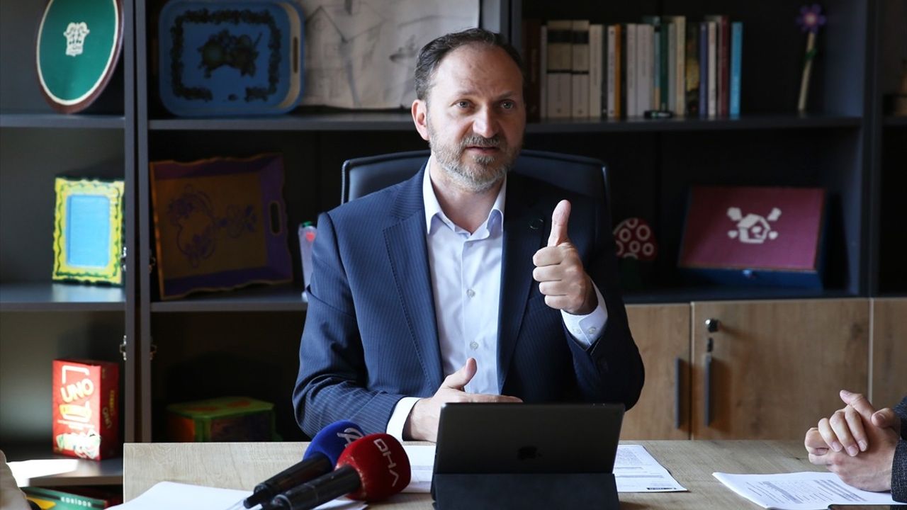 Yeşilay Genel Başkanı Dinç: Gençlerimizin Bağımsızlığı Hepimizin Vazifesi