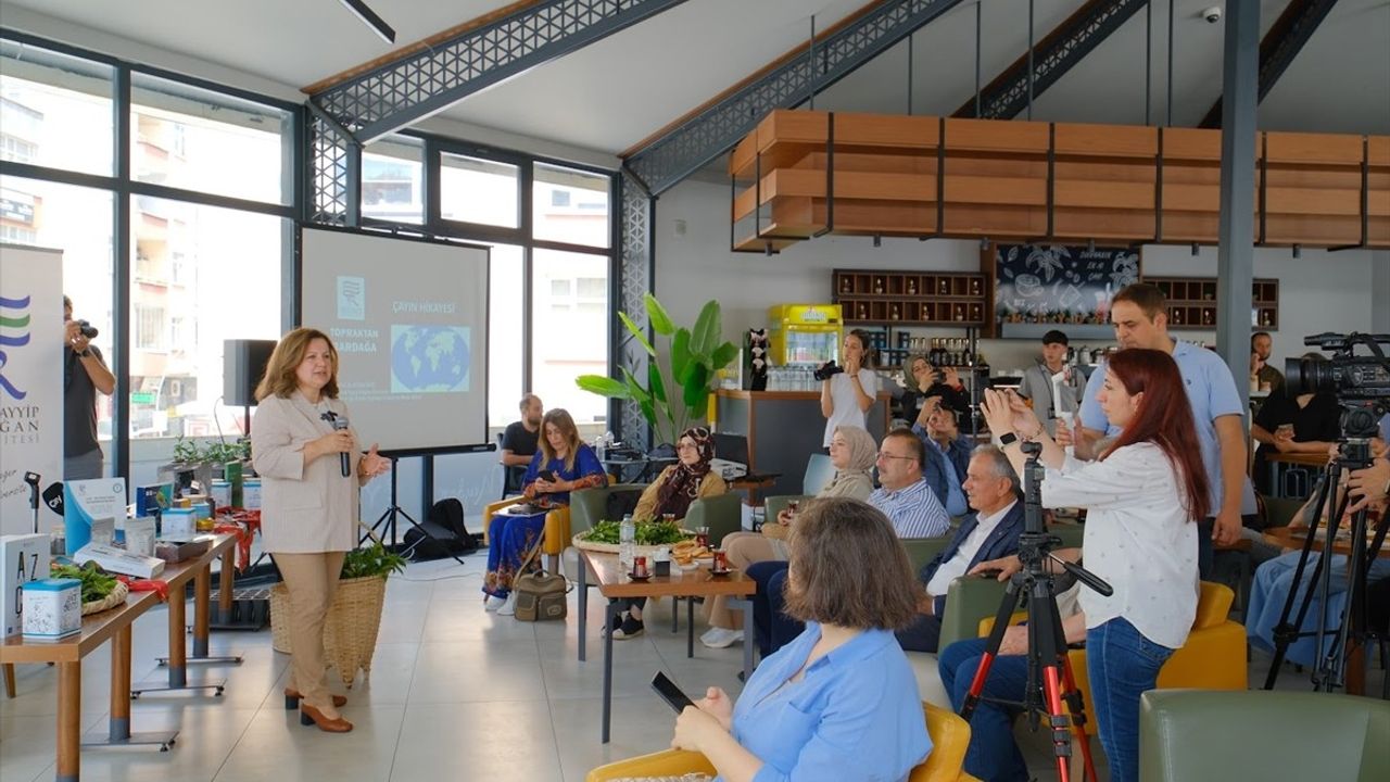 YÖK Bilim Kafe: 'Evrende Su Arayışı' Söyleşisi Gerçekleşti