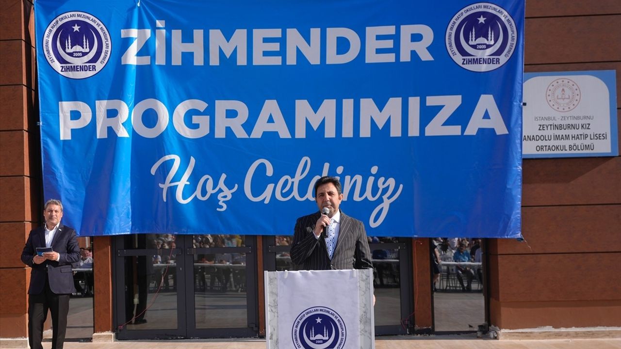 Zeytinburnu'nda İmam Hatip Mezunları 10 Yıl Sonra Buluştu
