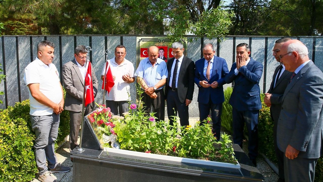 15 Temmuz'da Şehit Kabirleri Ziyaret Edildi