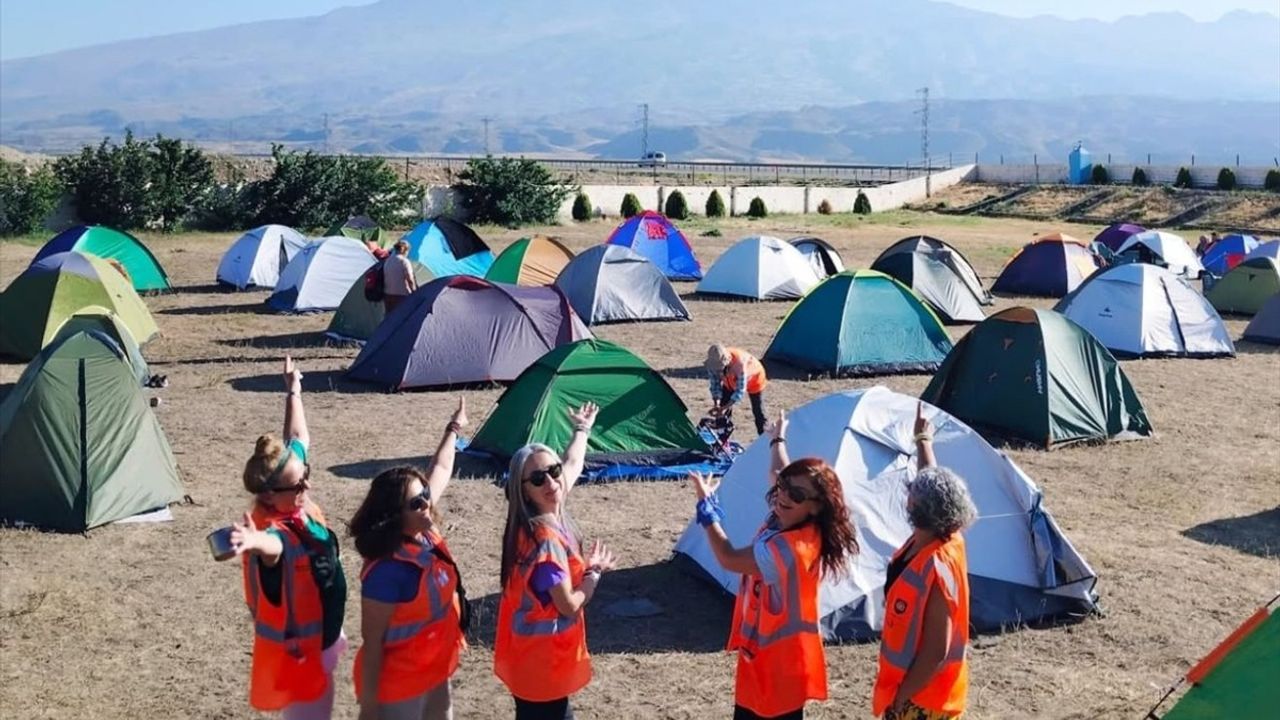 200 Kadın, Ağrı Dağı Kadın Kamp Festivali'nde Balık Gölü'nü Keşfetti