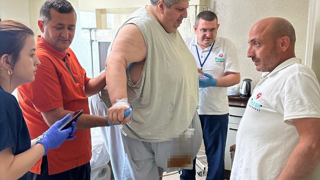310 Kilogramlık Hasta Tüp Mide Ameliyatıyla Sağlığına Kavuştu
