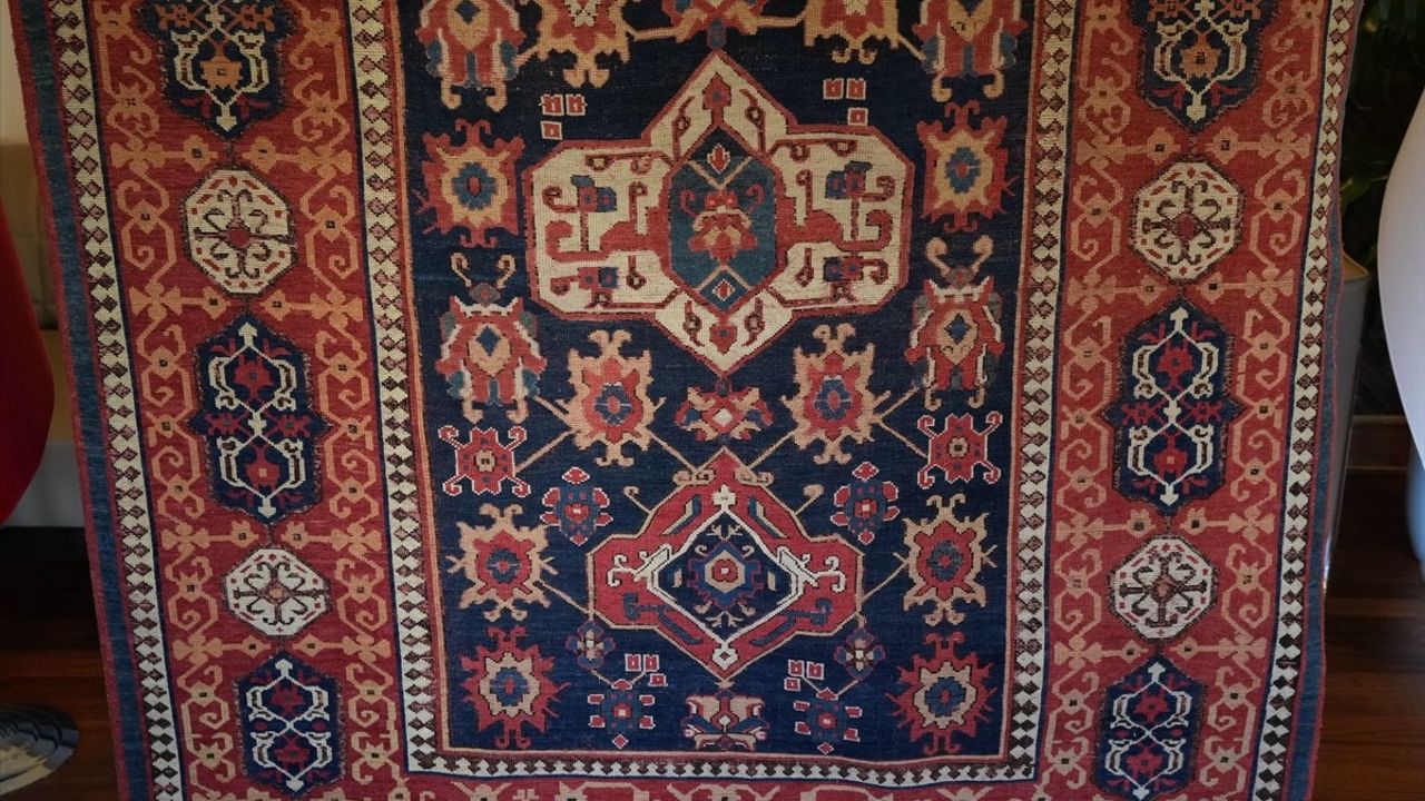 5 Asırlık Uşak Halısı Yuvaya Döndü