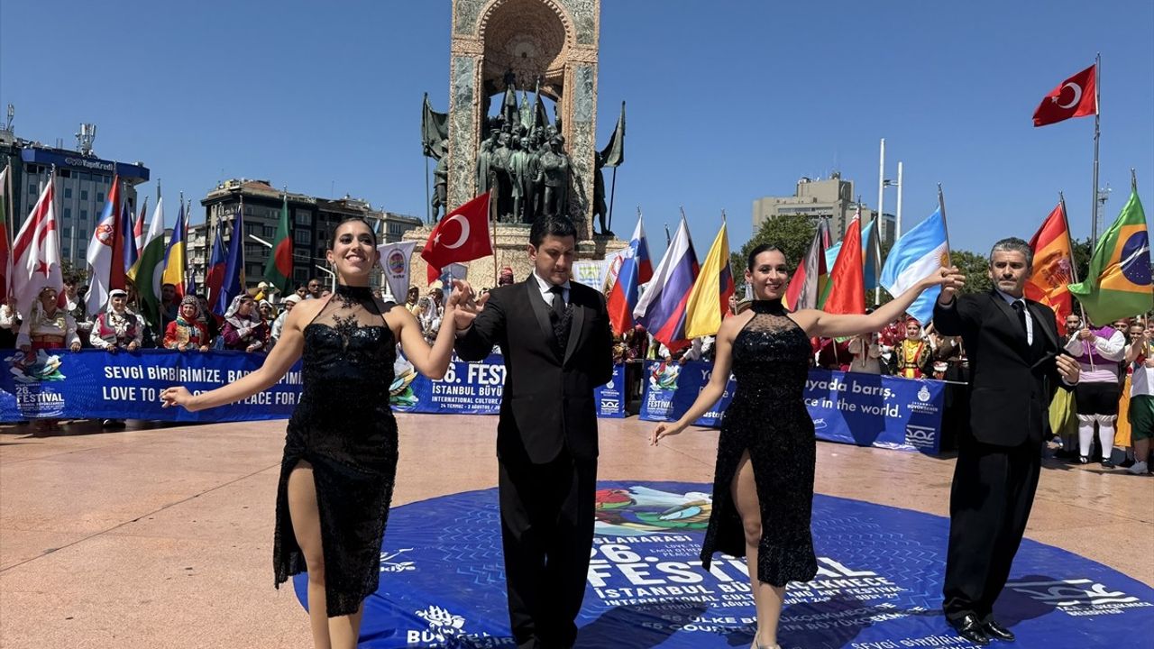 55 Ülkeden Kültür ve Sanat Elçileri Taksim Meydanı'nda Buluştu