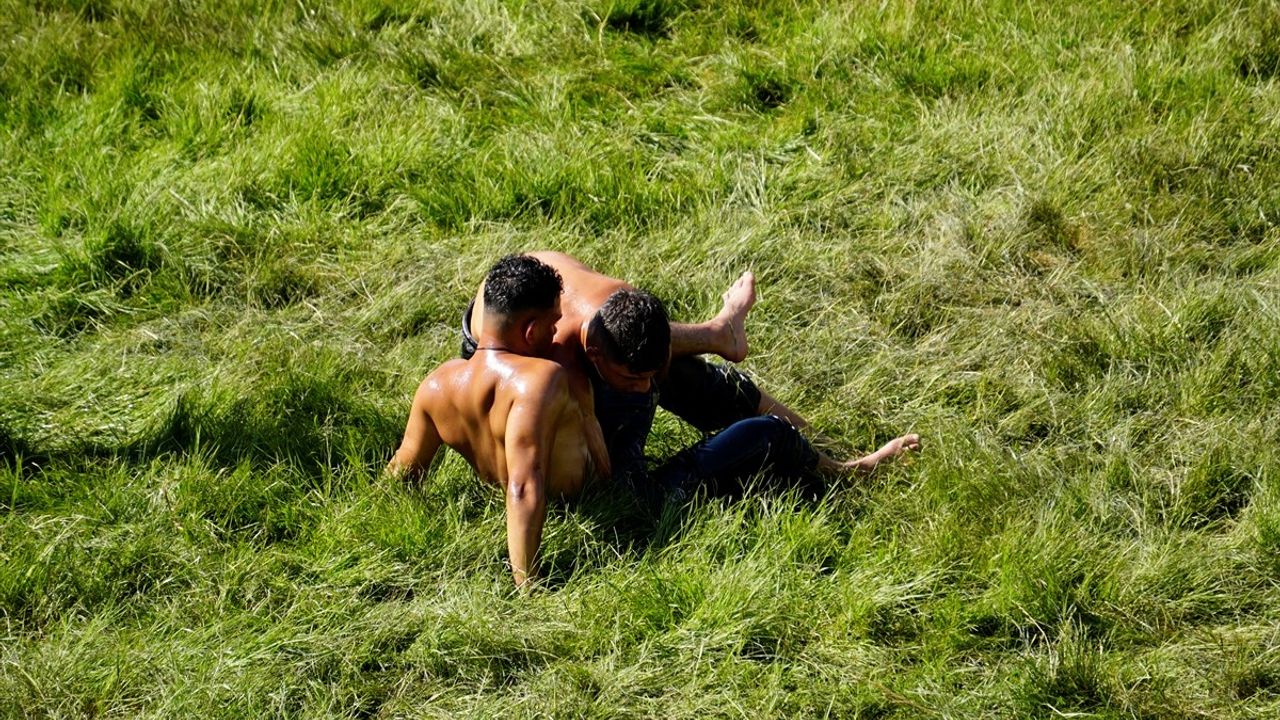 664. Kırkpınar Yağlı Güreşleri İkinci Gün Müsabakaları Başladı