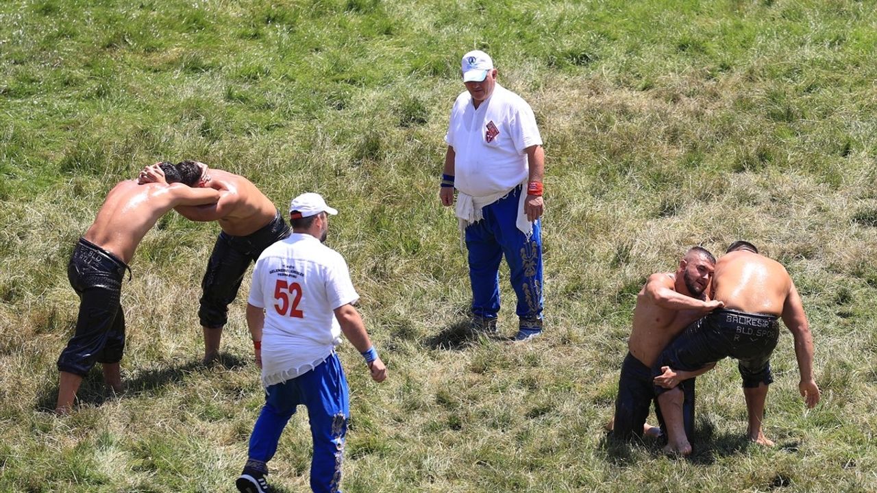 664. Kırkpınar Yağlı Güreşleri'nde Başpehlivanlık Birinci Tur Müsabakaları Tamamlandı