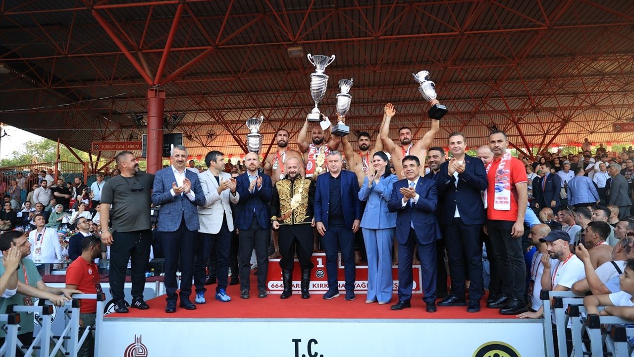 664. Tarihi Kırkpınar Yağlı Güreşleri'nde Orhan Okulu Altın Kemerin Sahibi Oldu