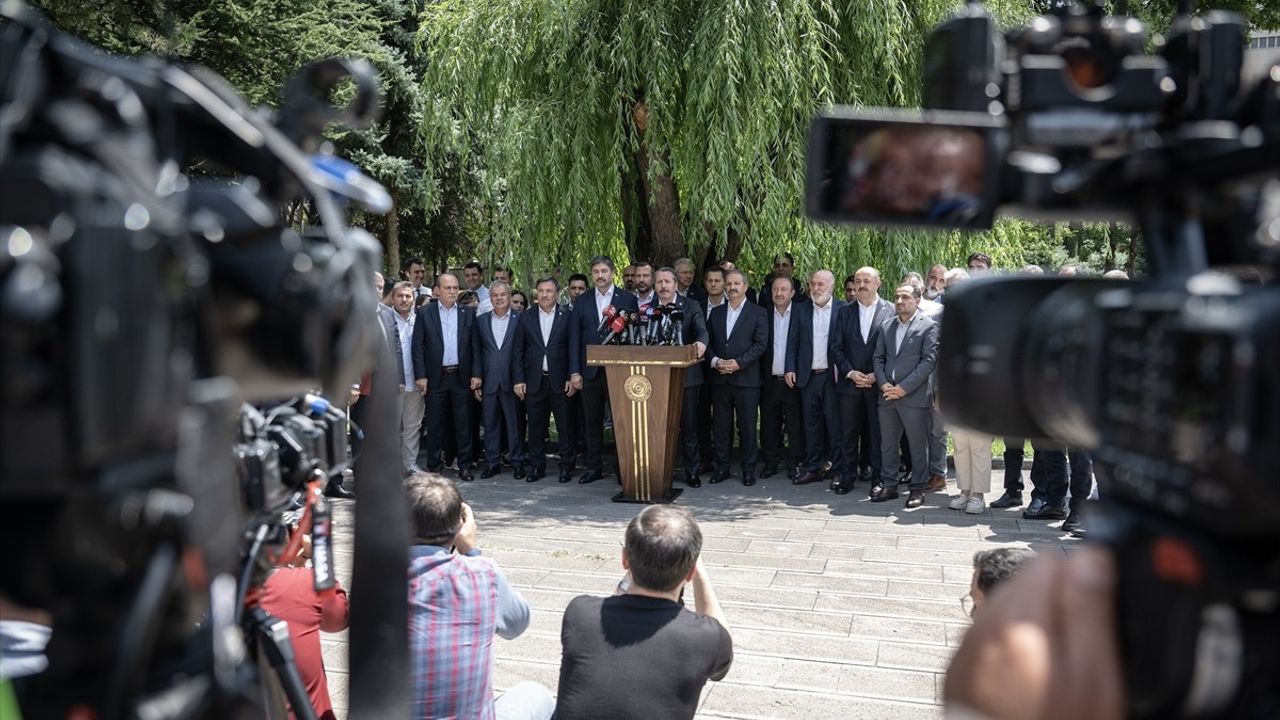 8. Dönem Toplu Sözleşme Görüşmeleri Başladı: Kamu Çalışanlarına Umut Var