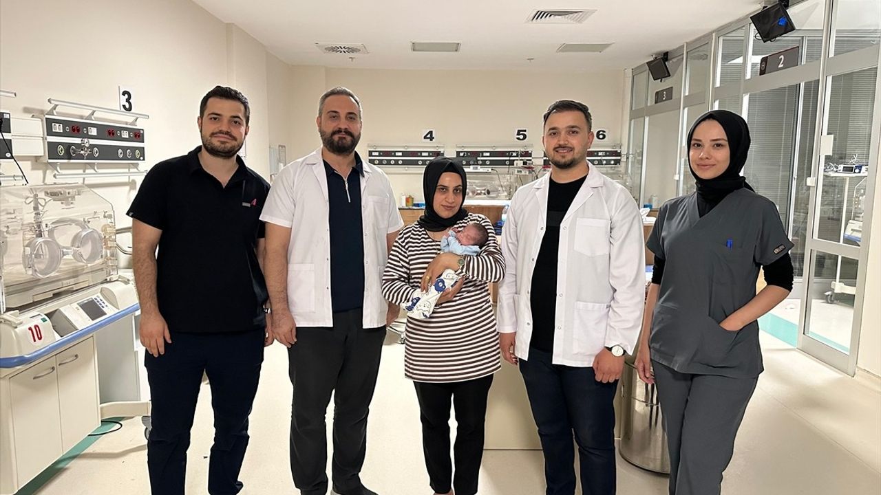 905 Gram Doğan Sevda Bebek, 60 Günlük Yoğun Bakım Sürecinin Ardından Taburcu Oldu