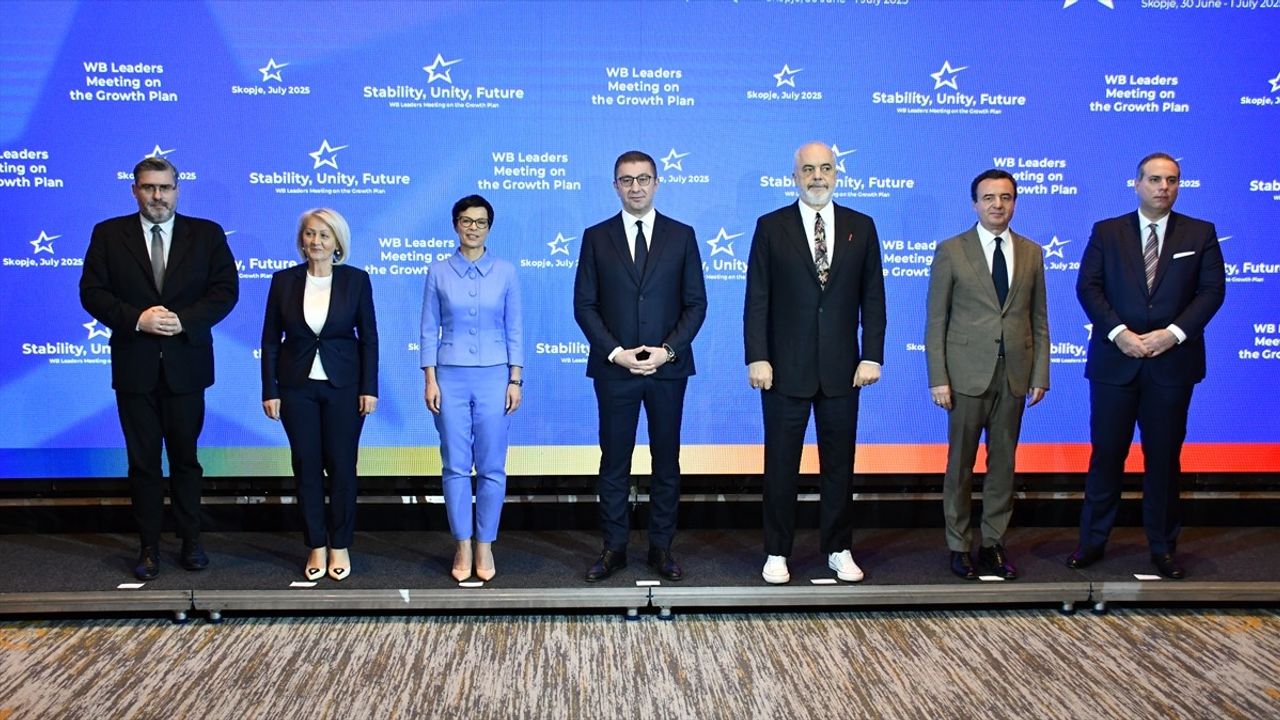 AB Genişlemeden Sorumlu Üyesi Kos: "Farklılıklar Üzerine İnşa Edilmiş Bir Birlik"