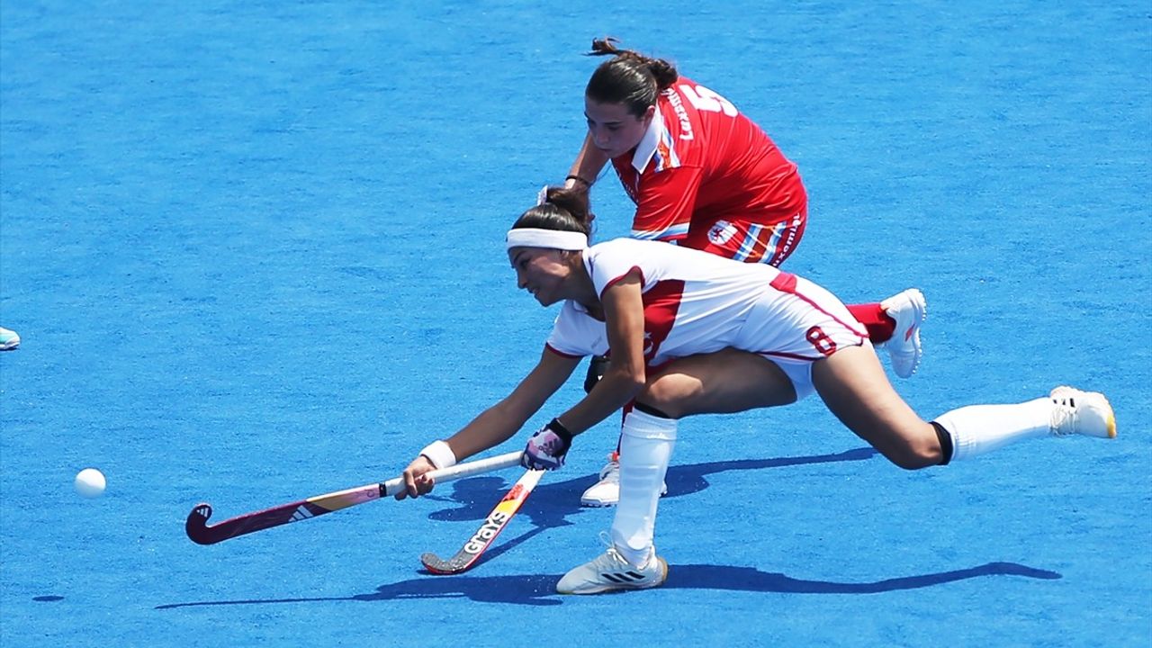 Açık Alan Hokeyi Kadınlar Avrupa Şampiyonası Alanya'da Başladı