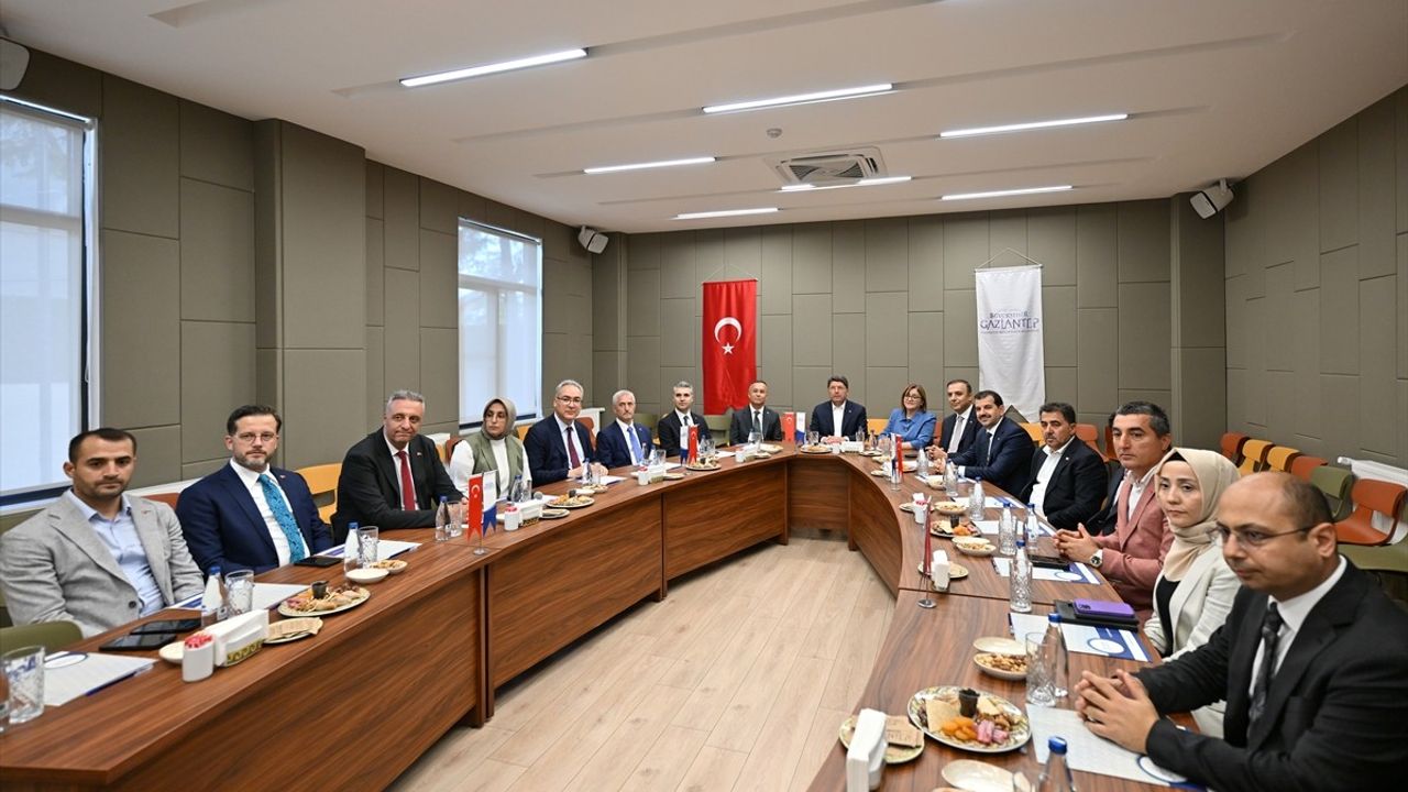 Adalet Bakanı Tunç, Gaziantep'te Önemli Ziyaretler Gerçekleştirdi