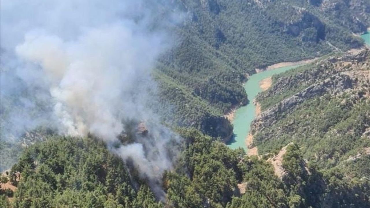 Adana'da Orman Yangınına Hızla Müdahale Ediliyor