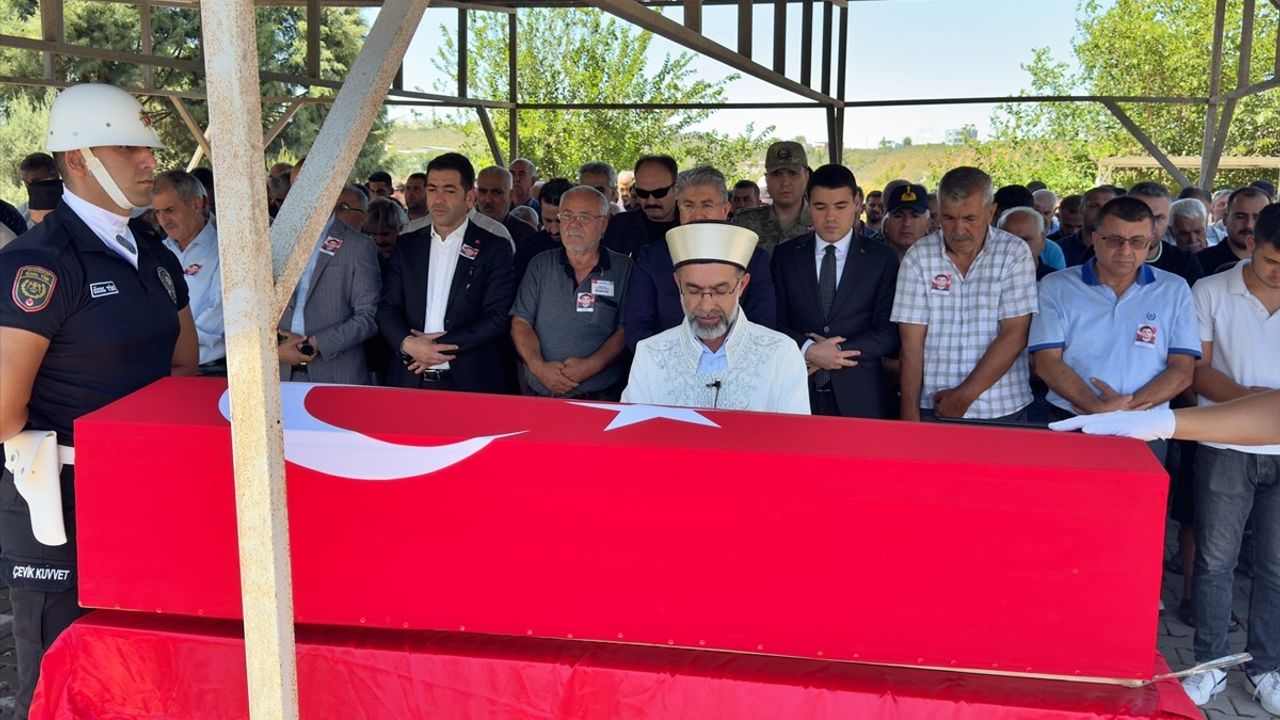 Adana'da Rahatsızlanarak Hayatını Kaybeden Polis Memuru İçin Tören Düzenlendi