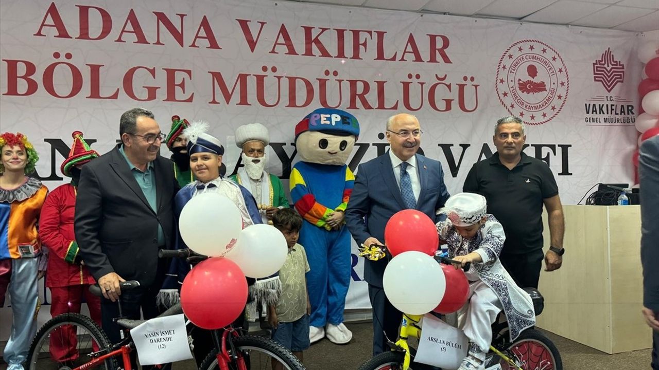 Adana'da Sünnet Şöleni: 25 Çocuğun Mutluluğu Paylaşıldı