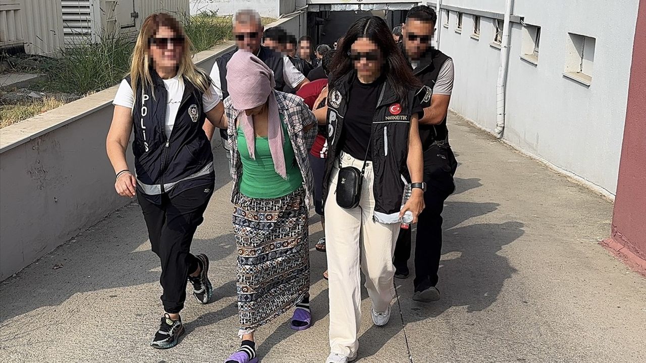 Adana'da Uyuşturucu Operasyonu: 130 Şüpheli Yakalandı