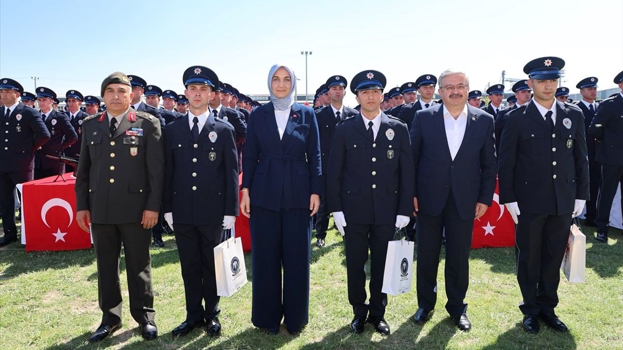 Afyonkarahisar'da 225 Polis Adayı Mezuniyet Heyecanı Yaşadı