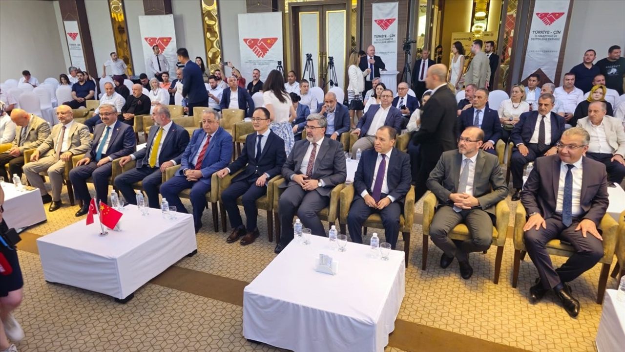 Afyonkarahisar'da Türkiye-Çin İşbirliği ve Ticaret Fırsatları Forumu Düzenlendi