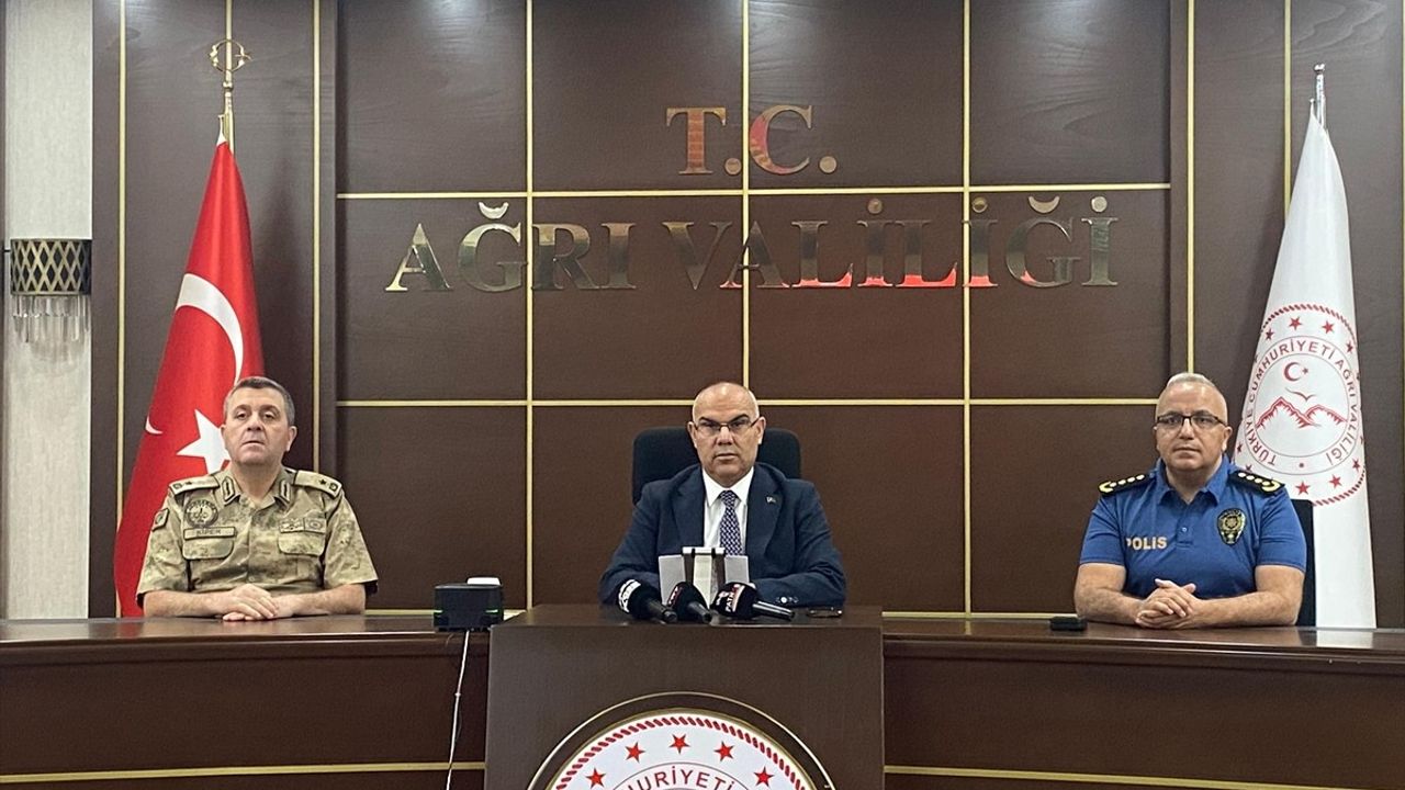 Ağrı'da 3 Bin 427 Düzensiz Göçmenin Girişi Engellendi