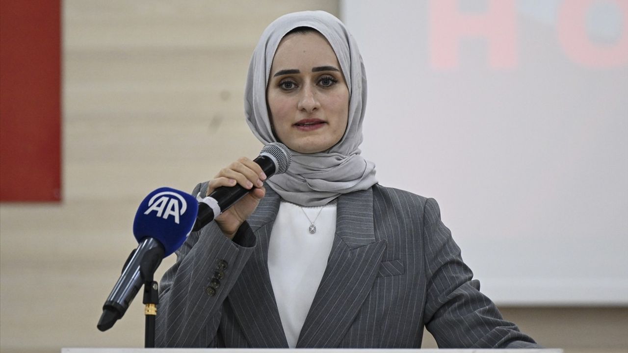 AK Parti Keçiören Kadın Kolları'ndan 15 Temmuz Anma Programı