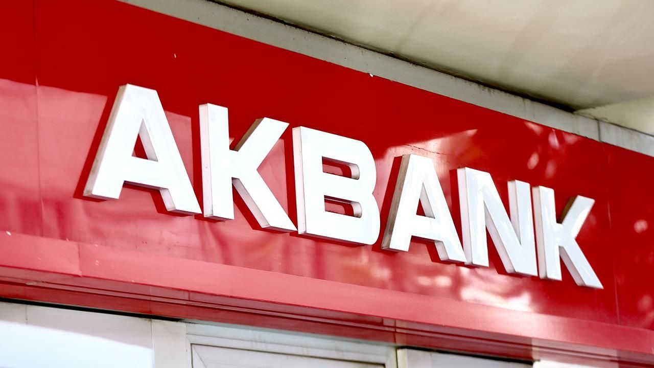 Akbank'tan Tarihi Kredi Hamlesi: 250.000 TL ile Ödemeler Ekim 2025'e Sarktı!